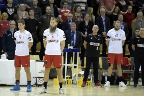 Nikolaj OEris Nielsen 31 and the rest of the Danish national team hold a minutes silence for the victims of the train accident on the Storebaeltsbroen before the friendly against Hungary in the Bygma Cup in Ceres Arena in Aarhus on Thursday 3 January 2019 Denmark, detectedSourceLanguage  Copyright: HenningxBaggerx COP102 spdk20190103-203106-L