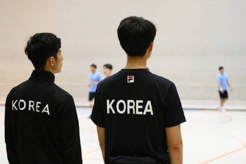 Handball Men Season 2018 19 World Championship 2019 in Germany and Denmark public training Korea Korean pyhsiotherapists watching the training 04 01 19 Copyright: xMichaelxHundtx xMatthiasxKochx