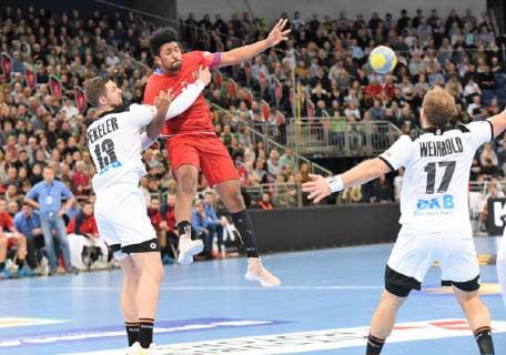 04 01 2019 xkhx Hannover Tui Arena German Handball Federation DHB Handball International Match Germany GER vs. Czech Czech Republic Hendrik Pekeler GER vs. Dieudonne Mubenzem 40 CZE