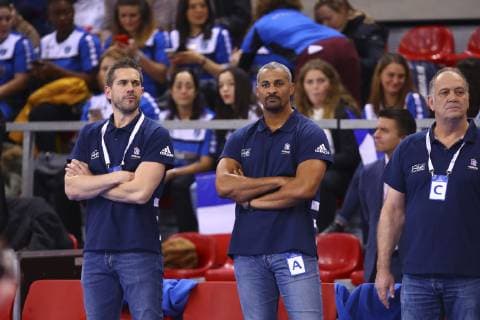 Guillaume Gille ( adjoint France ) et Didier Dinart ( Selectionneur entraineur coach France ) HANDBALL : France vs Slovenie - Match amical - 05 01 2019 GwendolineLeGoff Panoramic 