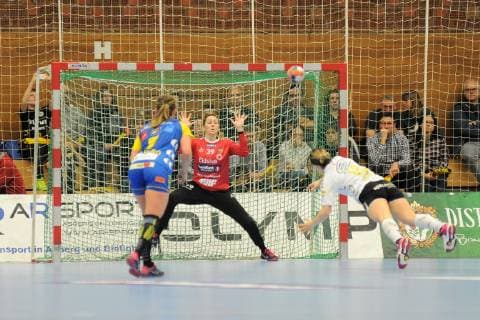 De Souza Masson Storhamar Handball Elite 39 Goalkeeper against Anna Loerper SG BBM Bietigheim 10 EHF Handbal Women EHF Cup Grouphase 05 01 2019 Photo TBaur Eibner SG BBM Bietigheim vs. Storhamar Handball Elite Bietigheim Copyright: xEIBNER TobiasxBaurx EP_TBR