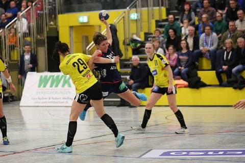 Centre of picture Jurate Zilinskaite SG H2Ku Herrenberg Handball Women HC Roedertal SG H2Ku Herrenberg 2 League 05 01 2018 Grossroehrsdorf Copyright: xEIBNER eerx ep_eer