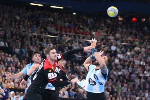Germany vs. Argentina Handball international 06 01 19 Lucas Moscariello Argentina 11 vs. Hendrik Pekeler Germany 13 xmmkx
