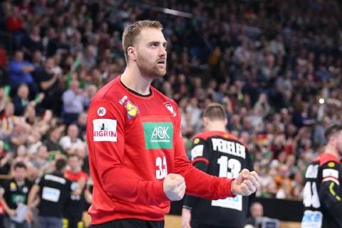 Germany vs. Argentina Handball international 06 01 19 Andreas Wolff Germany 33 holds the 7 m throw xmmkx