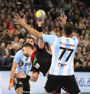 Photo Fabian Wiede Germany throws against Nicolas Bonanno right handball international on So 06 01 2019 in Kiel Germany Argentina 28 13