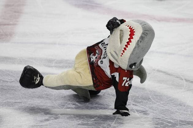 Sport Themen der Woche KW01 Sport Bilder des Tages DEL; Koelner Haie - Fischtown Pinguins Bremerhaven, 06.01.2019 Sharky; DEL; Koelner Haie - Fischtown Pinguins Bremerhaven am 06.01.2019 in der Lanxessarena in Koeln (Deutschland). *** DEL Koelner Haie Fischtown Pinguins Bremerhaven 06 01 2019 Sharky DEL Koelner Haie Fischtown Pinguins Bremerhaven 06 01 2019 in the Lanxessarena in Cologne Germany xadx