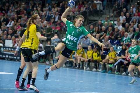 Marie Steffen VfL Oldenburg 3 throwing game scene action action handball Bundesliga women VfL Oldenburg TV Nellingen xobx