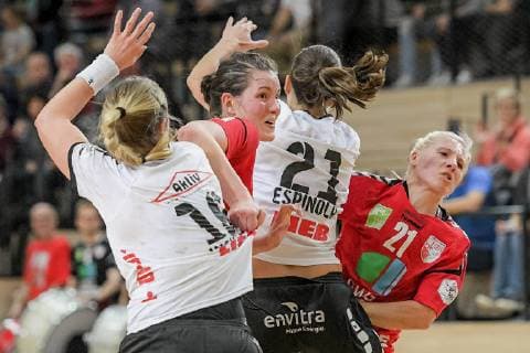 Sophie Lütke SV Union Halle and Pia Dietz SV Union Halle in forward gear in game SV Union Halle Neustadt Wildcats vs Neckarsulmer Sport Union Handball 1 Bundesliga Season 2018 2019 Copyright xVIADATAx xHolgerxJohnx Halle Saale Sachsen Anhalt Germany