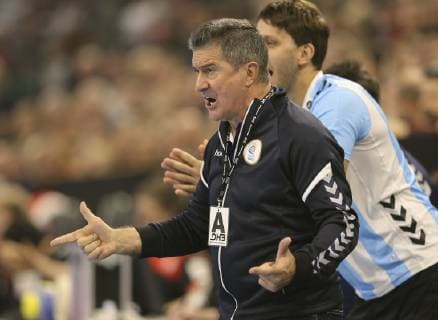 Photo Coach Manuel Cadenas Montanes Argentina Handball international on So 06 01 2019 in Kiel Germany Argentina 31 18