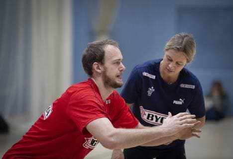 Henrik Toft Hansen and Anja David Greve physiotherapist during the training in Broendby Tuesday, January 8, 2019 Copenhagen Denmark, detectedSourceLanguage  Copyright: Scanpix LiselottexSabroex COP102 spdk20190108-124721-L