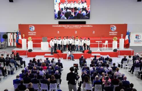 Animations NEWS : Emmanuel Macron a l inauguration de la Maison du Handball - Creteil - 09 01 2019 FedericoPestellini Panoramic 