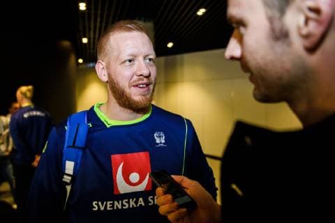 190110 Jim Gottfridsson of Sweden is interviewed by media during a press meeting and practice during the IHF World Handball Championship on January 10 2019 in Copenhagen Photo Ludvig Thunman BILDBYR u0081N kod LT 35572, detectedSourceLanguage  Copyright: LUDVIGxTHUNMAN BB190110LT002