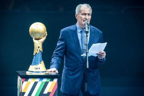 Germany vs. Korea Handball World Championship 2019 10 01 2019 President of the IHF Hassan Moustafa with trophy at the match between Germany and Korea at the Handball World Championship in Berlin on 10 01 2019 Berlin BER Germany Mercedes Benz Arena