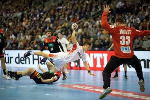 Handball Berlin 10 01 2019 World Championship 2019 Mens World Championship Group A Germany GER Korea KOR JEONG Jaewan Korea No 52 Andreas Wolff Germany TW No 33