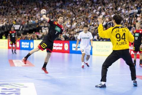 Uwe Gensheimer No 3 Germany in the seven-meter attempt against Jin Hyung Ji No 94 Korea Korea vs Germany preliminary round Handball IHF Handball World Championship 10 01 19 Berlin Berlin Germany Mercedes Benz Arena Copyright: xAgentur54Gradx xFelixxKoenigx