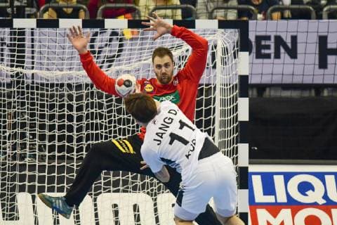 Germany Berlin Mercedes Benz Arena IHF Handball World Mens Championship Germany Siebenmeter 33 Andreas Wolff GER Korea 11 Hyun Dong Jang KOR