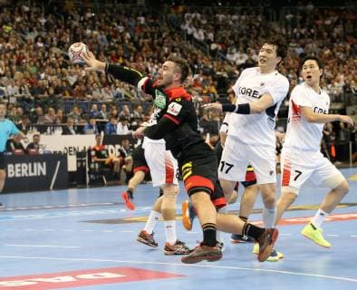 GER Handball WM 2019 Germany vs Korea 10 01 2019 Mercedes Benz Arena Berlin GER Handball WM 2019 Germany vs Korea in picture Jannik Kohlbacher GER 48 PARK Young Jun Korea 17 KANG Tan Korea 7 nordphotox xEngler nph00076
