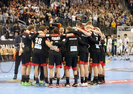 GER Handball WM 2019 Germany vs Korea 10 01 2019 Mercedes Benz Arena Berlin GER Handball WM 2019 Germany vs Korea in the picture German Players Circle nordphotox xEngler nph00076