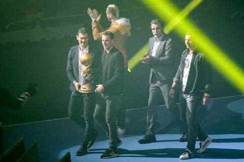 Germany Berlin Mercedes Benz Arena IHF Mens Handball World Championship Germany Henning Fritz Dominik Klein Pascal Hens Heiner Brand Stefan Kretzschmar GER Korea KOR present the trophy the cup