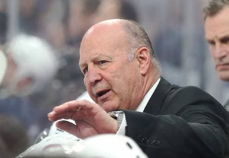 Montreal Canadiens head coach Claude Julien talks with his players during the first period against the St. Louis Blues at the Enterprise Center in St. Louis on January 10, 2019.  SLP2019011011 BILLxGREENBLATT
