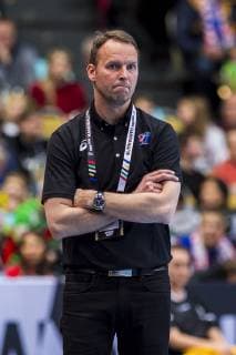 Munich Germany 11 January 2019 World Cup 2019 Men Group B Japan vs. Macedonia Coach Dagur Sigurdsson Japan thoughtfully brooding brooding brooding Munich Olympic Hall Bayern Germany