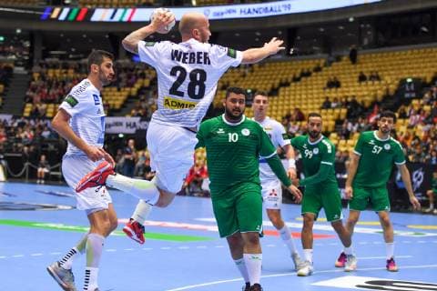 Handball WM, Saudi-Arabien - Österreich HANDBALL - IHF WC, AUT vs KSA HERNING,DENMARK,11.JAN.19 - HANDBALL - IHF Men s World Championships, international match Länderspiel Austria vs Saudi Arabia. Image shows Janko Bozovic, Robert Weber (AUT), Ali Alibrahim (KSA), Lukas Herburger (AUT), Abbas Alsaffar and Mojtaba Alsalem (KSA). GEPAxpictures xOliverxLerch