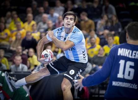 Pablo Ariel Simonet of Argentina and Roland Mikler of Hungary during the men s IHF Handball World Championship match in Group D between Argentina Hungary in Copenhagen Denmark on Friday Jan 11 2019 Copenhagen Denmark, detectedSourceLanguage  Copyright: Scanpix LiselottexSabroex COP101 spdk20190111-184938-L