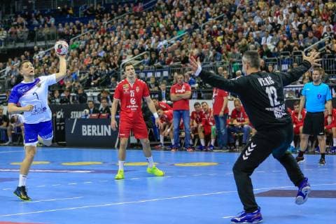 Germany Berlin Mercedes Benz Arena IHF Mens Handball World Championship Serbia 12 Svetislav Verkic SRB Russia Dimitri Kovalev RUS
