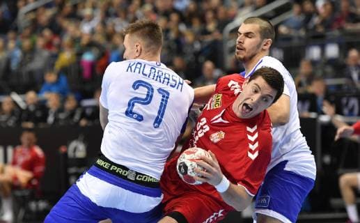 Mijaljo Marsenic Serbia at litter left Gleb Kalarash and right Dmitrj Kiselev both Russia Serbia Russia Russia Federation IHF Handball World Championship 2019 Hanball World Championship 2019 Men Men Men Handball Germany Germany Germany Preliminary Round Group A group A Berlin 11 1 2019
