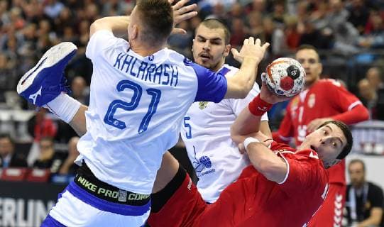 Mijaljo Marsenic Serbia at litter left Gleb Kalarash and right Dmitrj Kiselev both Russia Serbia Russia Russia Federation IHF Handball World Championship 2019 Hanball World Championship 2019 Men Men Men Handball Germany Germany Germany Preliminary Round Group A group A Berlin 11 1 2019