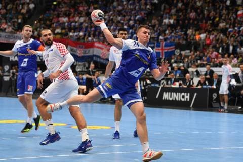 Elvar Oern JONSSON ISL Action Litter Preliminary Round Group B Iceland ISL Croatia CRO 27 31 on 11 01 2019 in Munich Germany Olympic Hall Handball World Championship 2019 from 10 01 27 01 2019 in Germany and Denmark