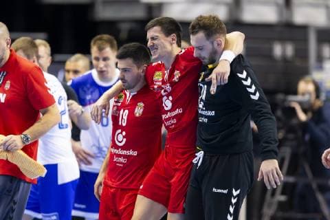 Nemanja Zelenovic No 25 Serbia is injured brought off the field Serbia vs. Russia preliminary round Handball IHF Handball World Championship 11 01 19 Berlin Berlin Germany Mercedes Benz Arena Copyright: xAgentur54Gradx xFelixxKoenigx