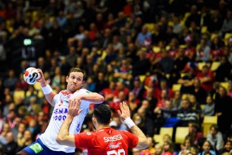 190111 Sander Sagosen of Norway and Mohamed Soussi of Tunisia during the 2019 IHF World Championship match between Tunisia and Norway on January 11 2019 in Herning Photo Jon Olav Nesvold BILDBYR u0081N kod JE 160394, detectedSourceLanguage  Copyright: JONxOLAVxNESVOLD BB190111JE108