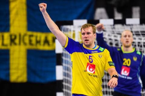 190111 Max Darj and goalkeeper Mikael Appelgren of Sweden celebrates during the IHF World Handball Championship match between Egypt and Sweden on January 11 2019 in Copenhagen Photo Ludvig Thunman BILDBYR u0081N kod LT 35574, detectedSourceLanguage  Copyright: LUDVIGxTHUNMAN BB190111LT050