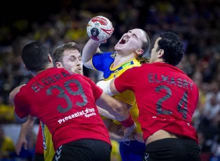 Lukas Nilsson of Sweden against Yehia Elderaa and Ibrahim Elmasry of Egypt during the men s IHF Handball World Championship match in Group D between Sweden Egypt in Copenhagen Denmark on Friday Jan 11 2019 Copenhagen Denmark, detectedSourceLanguage  Copyright: Scanpix LiselottexSabroex COP102 spdk20190111-212151-L