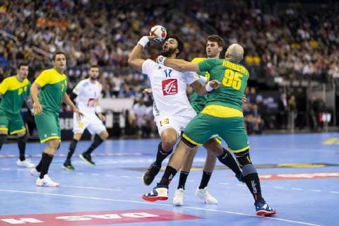 Timothey N Guessan No 17 France vs Haniel Langaro No 37 Brazil and Gustavo Rodrigues No 95 Brazil Brazil vs France Preliminary Round Handball IHF Handball World Championship 11 01 19 Berlin Berlin Germany Mercedes Benz Arena Copyright: xAgentur54Gradx xFelixxKoenigx