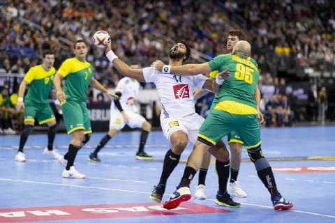Timothey N Guessan No 17 France vs Haniel Langaro No 37 Brazil and Gustavo Rodrigues No 95 Brazil Brazil vs France Preliminary Round Handball IHF Handball World Championship 11 01 19 Berlin Berlin Germany Mercedes Benz Arena Copyright: xAgentur54Gradx xFelixxKoenigx