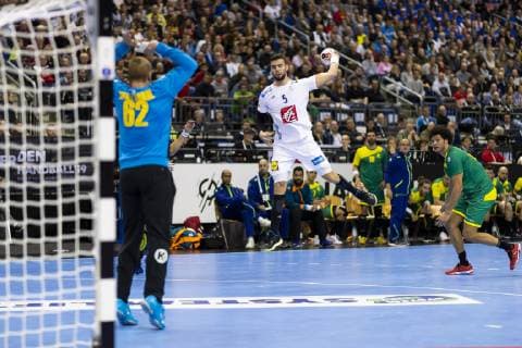 Nedim Remili No 5 France vs Leonardo Terceriol No 62 Brazil Brazil vs France Preliminary Round Handball IHF Handball World Championship 11 01 19 Berlin Berlin Germany Mercedes Benz Arena Copyright: xAgentur54Gradx xFelixxKoenigx