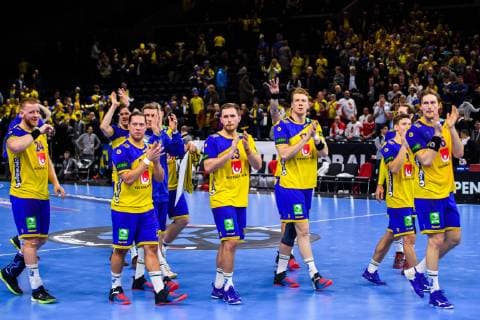 190111 Players of Sweden celebrates after the IHF World Handball Championship match between Egypt and Sweden on January 11 2019 in Copenhagen Photo Ludvig Thunman BILDBYR u0081N kod LT 35574, detectedSourceLanguage  Copyright: LUDVIGxTHUNMAN BB190111LT081