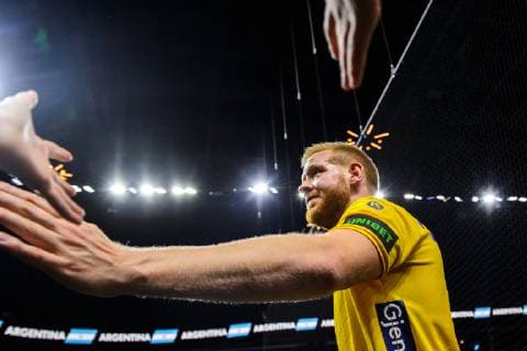 190111 Jim Gottfridsson of Sweden thanks supporters after the IHF World Handball Championship match between Egypt and Sweden on January 11 2019 in Copenhagen Photo Ludvig Thunman BILDBYR u0081N kod LT 35574, detectedSourceLanguage  Copyright: LUDVIGxTHUNMAN BB190111LT082