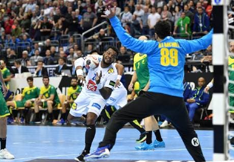 Cedric Sorhaindo FRA at litter front Cesar Augusto Almeida BRA Brazil France Brasilia France IHF Handball World Championship 2019 Hanball World Championship 2019 Men Men Men Handball Germany Germany Preliminary Round Group A group A Berlin 11 1 2019
