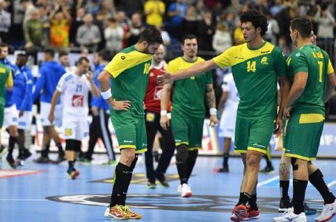Felipe Borges BRA left disappointed after the match right Thiagus Petrus Santos BRA and Guilherme Valadao BRA Brazil France Brasilia France IHF Handball World Championship 2019 Hanball World Championship 2019 Men Men Men Men Handball Germany Germany Germany Preliminary Round Group A group A Berlin 11 1 2019