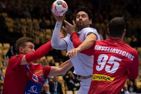 Handball WM Austria Chile on 12 01 2019 in the Jyske Bank Boxen in Herning Mykola BILYK Austria left Erwin Feuchtmann Chile middle Romas KIRVELIAVICIUS Austria right xMNx