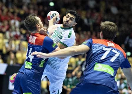 Mojtaba Alsalem of Saudi Arabia against Christian O Sullivan of Norway during the men s IHF Handball World Championship Group C match between Norway and Saudi Arabia in Herning Denmark Saturday Jan 12 2019 Herning Jylland Denmark, detectedSourceLanguage  Copyright: HenningxBagger HenningxBaggerx COP110 spdk20190112-181029-L