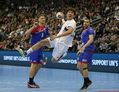 12 01 2019 Handball IHF World Championship Denmark and Germany 2019 Preliminary round Group A Russia Korea in the Mercedes Benz Arena Berlin L R Egor Evdokimov Russia against Dongmyung Kim Korea and Dmitrii Kiselev Russia