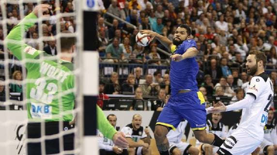 Thiago Ponciano Brazil vs. Andreas Wolff Germany in the match Germany vs. Brazil Handball World Championship 2019 Mens Handball on 12 01 2019 in the Mercedes Benz Arena in Berlin Handball World Championship 2019 Group A Germany Brazil