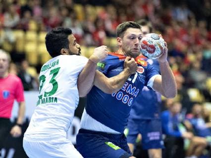 Harald Reinkind of Norway against Abdullah Alhulaili of Saudi Arabia during the men s IHF Handball World Championship Group C match between Norway and Saudi Arabia in Herning Denmark Saturday Jan 12 2019 Herning Jylland, detectedSourceLanguage  Copyright: HenningxBagger HenningxBaggerx COP110 spdk20190112-190340-L