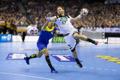 Steffen Weinhold Nr 17 Germany vs. Jose Toledo Nr 10 Brazil Germany vs Brazil Preliminary Round Handball IHF Handball World Championship 12 01 19 Berlin Berlin Germany Mercedes Benz Arena Copyright: xAgentur54Gradx xFelixxKoenigx