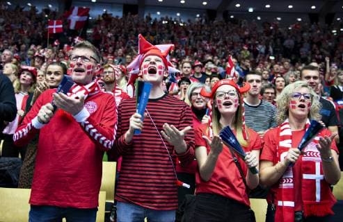 Danish fans are warming up before the men s IHF Handball World Championship Group C match between Denmark and Tunisia in Herning Denmark Saturday Jan 12 2019 Herning Jylland Denmark, detectedSourceLanguage  Copyright: HenningxBagger HenningxBaggerx COP101 spdk20190112-201130-L