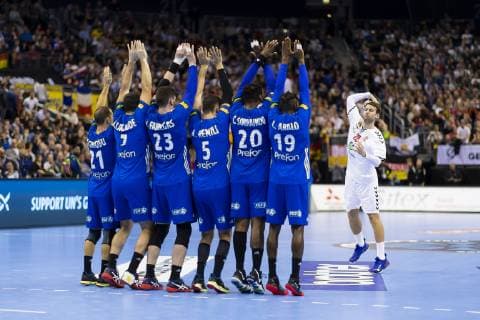 Ivan Mosic Nr 20 Serbia meets Michael Guigou Nr 21 France Romain Lagarde Nr 7 France Ludovic Fabregas Nr 23 France Nedim Remili Nr 5 France Cedric Sorhaindo Nr 20 France and Luc Abalo Nr 19 France for the last action of the half time France vs. Serbia Preliminary Round Handball IHF Handball World Championship 12 01 19 Berlin Berlin Germany Mercedes Benz Arena Copyright: xAgentur54Gradx xFelixxKoenigx